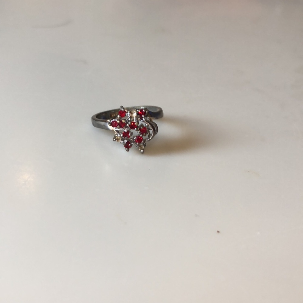 Red Floral Vintage Ring Size 7.5 - Picture 1 of 4